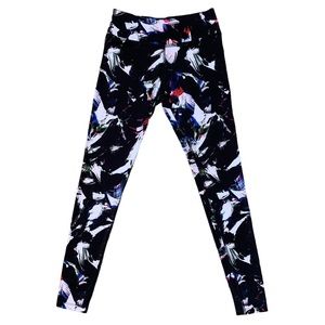 Beyond Yoga Lux Print Capri Leggings Palette Knife
